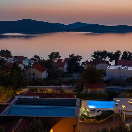 Villa Tela With Pool Zaboric Exterior foto