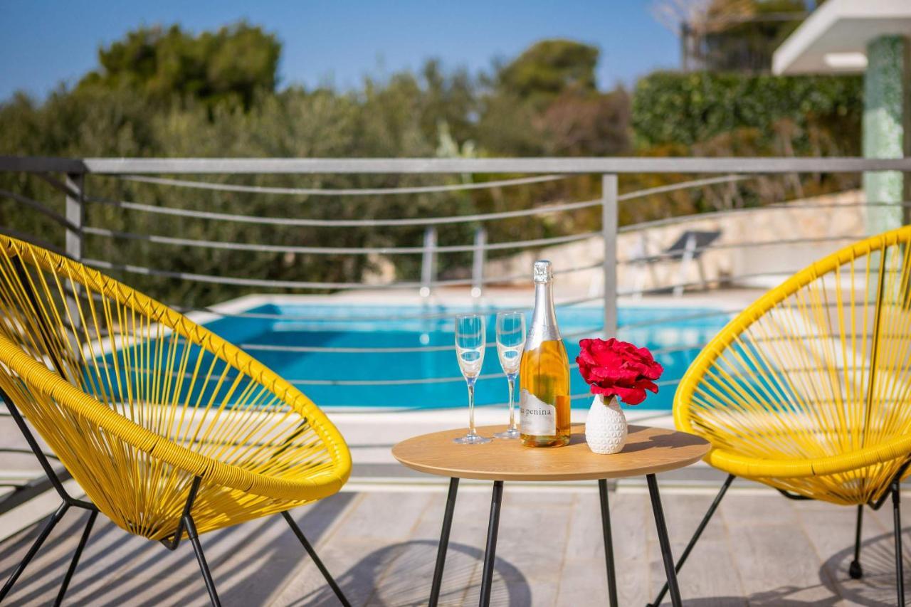 Villa Tela With Pool Zaboric Exterior foto