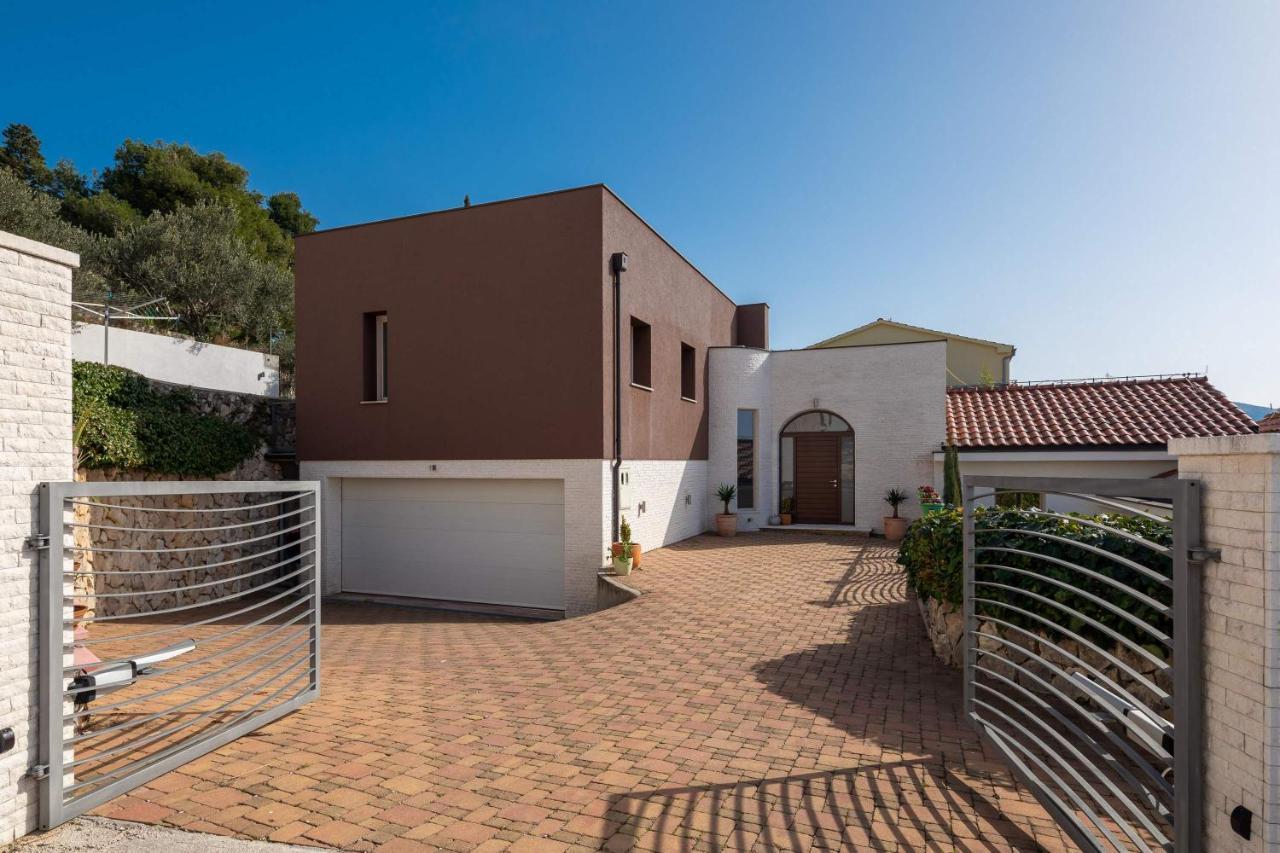 Villa Tela With Pool Zaboric Exterior foto