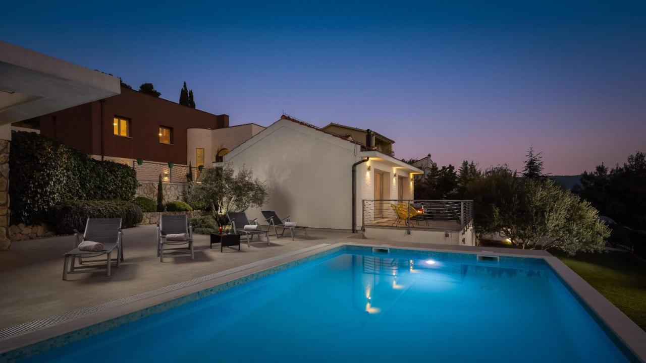 Villa Tela With Pool Zaboric Exterior foto