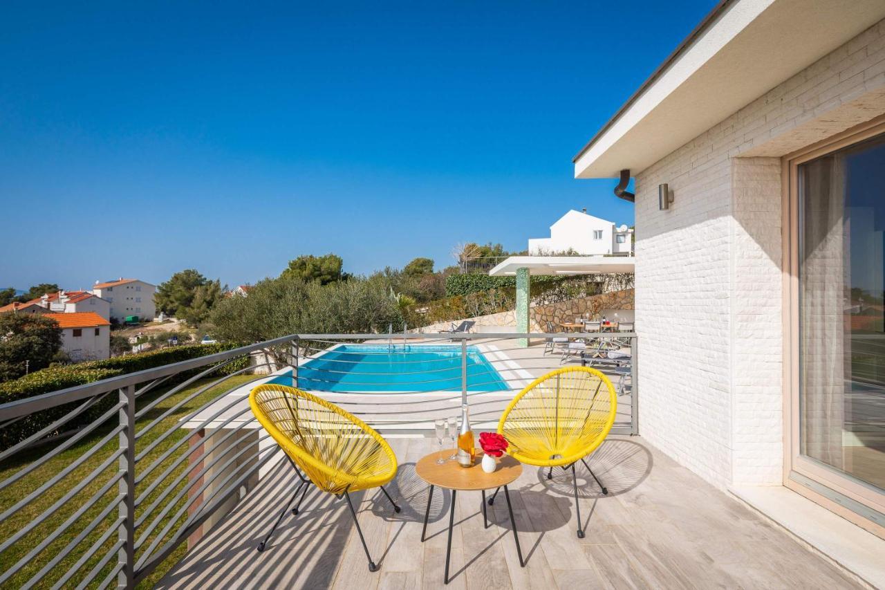 Villa Tela With Pool Zaboric Exterior foto