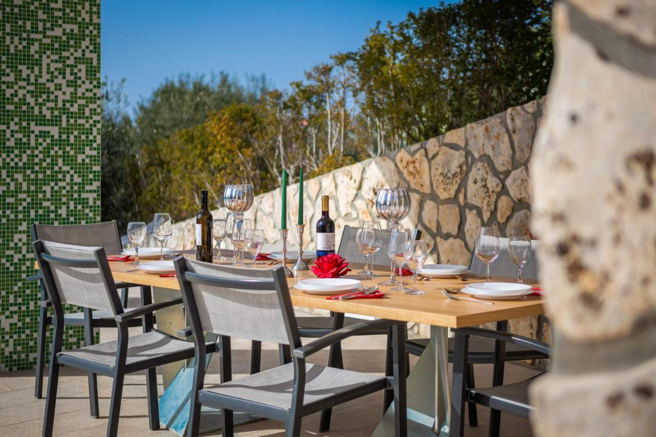 Villa Tela With Pool Zaboric Exterior foto