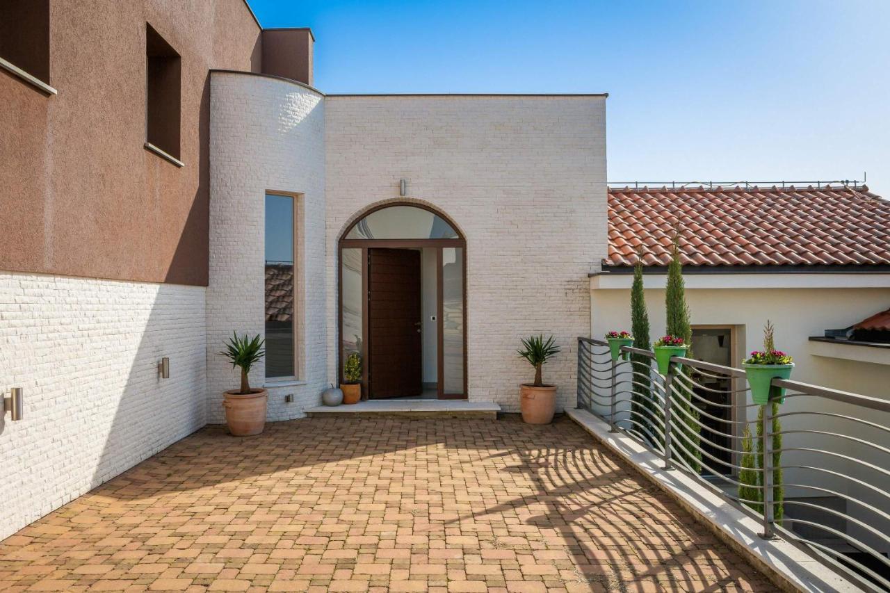 Villa Tela With Pool Zaboric Exterior foto