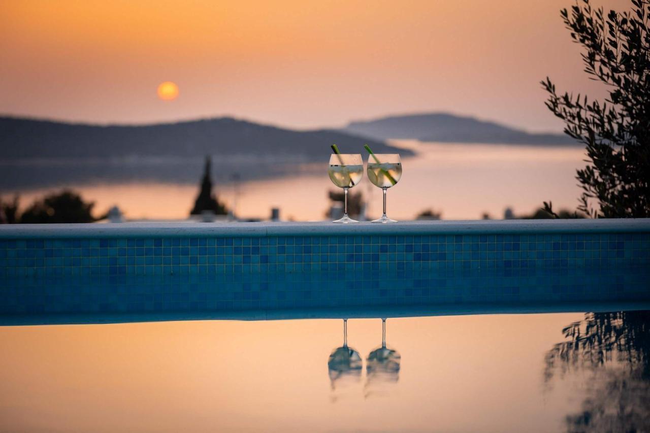 Villa Tela With Pool Zaboric Exterior foto